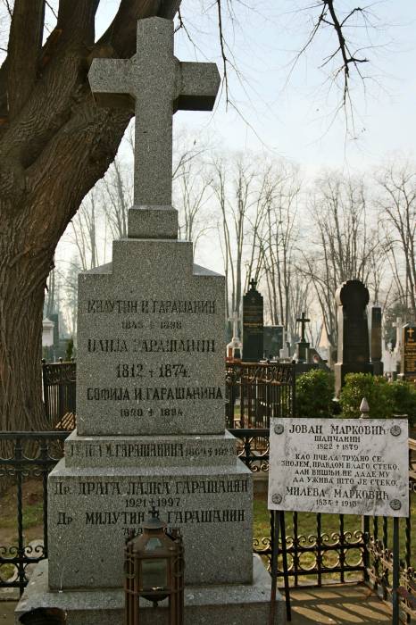 илија_гарашанин_-_гроб.jpg илија_гарашанин_-_гроб.jpg