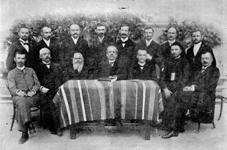 збор_професора_карловачке_гимназије.jpg збор_професора_карловачке_гимназије.jpg